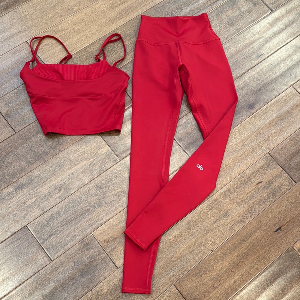 Alo Yoga Set in Red